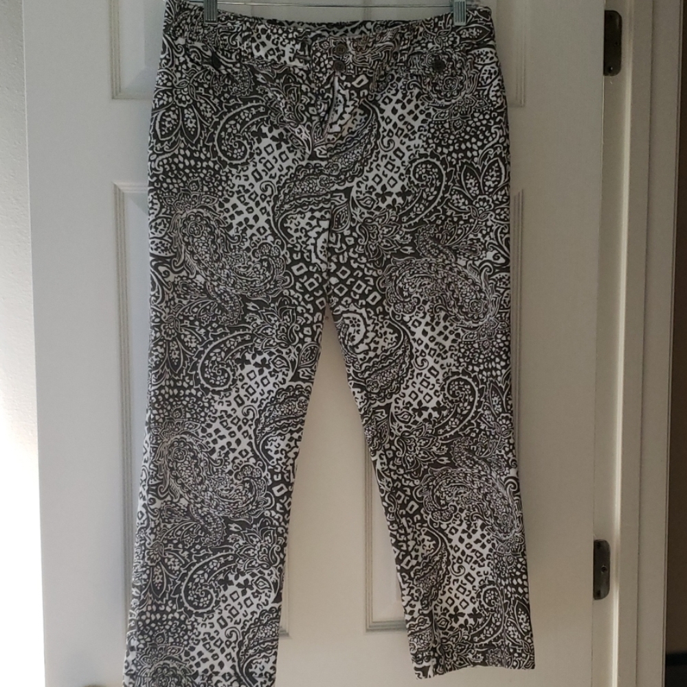 Olive Green & Wht Cropped Pants